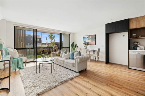 Photo of property in 2/1g Dishys Road, Flat Bush, Auckland, 2019