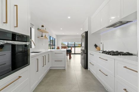 Photo of property in 15 Tomlinson Street, Hillpark, Auckland, 2102
