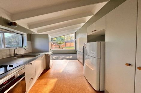 Photo of property in 11a De Val Drive, Titirangi, Auckland, 0604