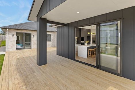 Photo of property in 5 Karepe Lane, Kumeu, 0810