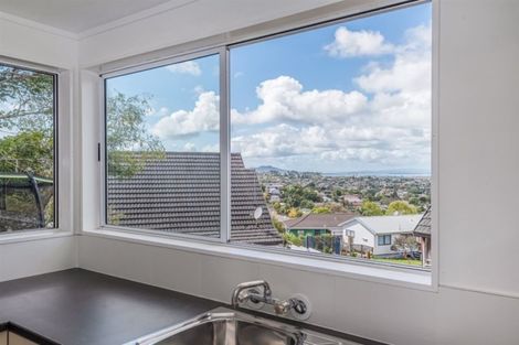 Photo of property in 127 Sunset Road, Totara Vale, Auckland, 0632