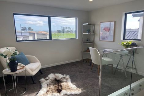 Photo of property in 12 Korowhiti Road, Clarks Beach, 2122