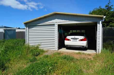 Photo of property in 258 Marine Parade, Bluff, 9814