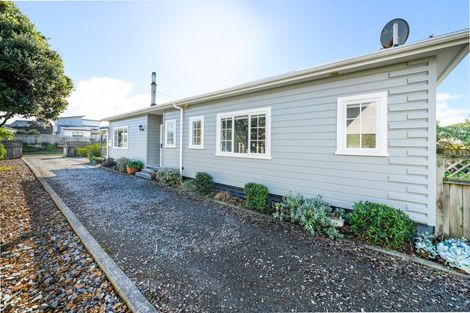Photo of property in 32 Kent Avenue, Waitarere Beach, Levin, 5510
