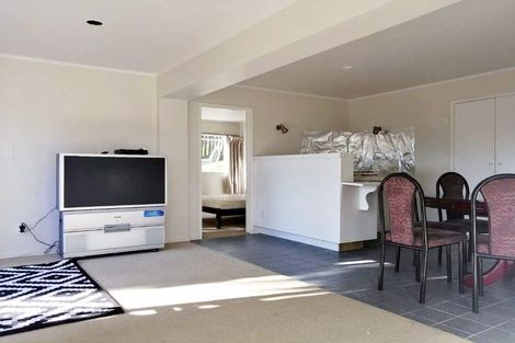 Photo of property in 1/30 Houston Place, Bayview, Auckland, 0629