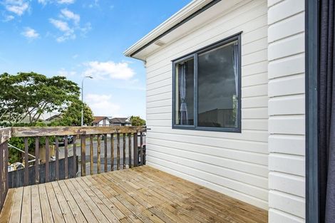 Photo of property in 1/6 Eulogy Place, Randwick Park, Auckland, 2105
