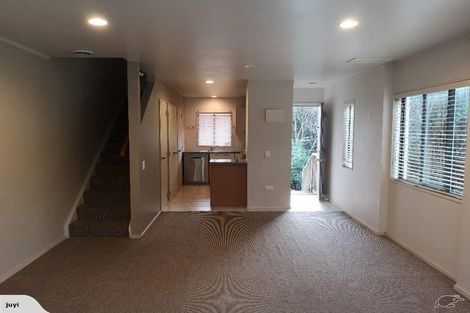 Photo of property in 1/6 John Jennings Drive, Oteha, Auckland, 0632