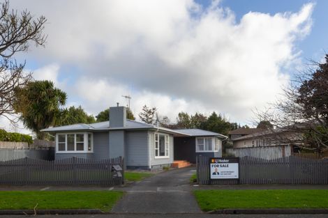 Photo of property in 88 Wikiriwhi Crescent, Awapuni, Palmerston North, 4412