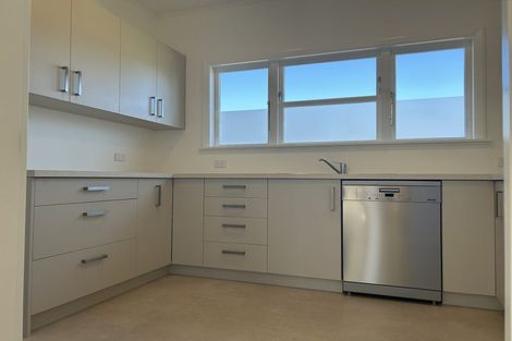 Photo of property in 16 Strathmore Avenue, Strathmore Park, Wellington, 6022