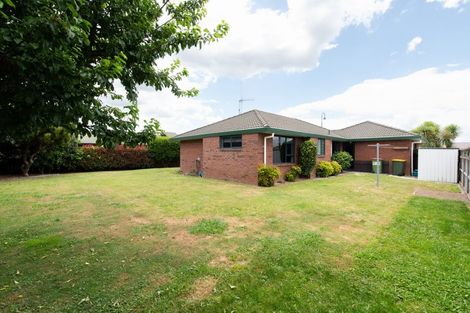 Photo of property in 19 Waiwherowhero Drive, St Andrews, Hamilton, 3200