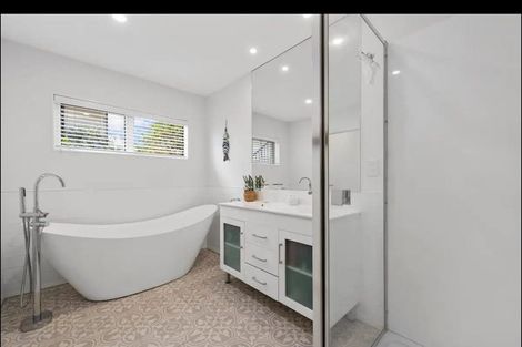 Photo of property in 996 Papamoa Beach Road, Papamoa Beach, Papamoa, 3118