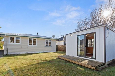 Photo of property in 36 Bowen Street, Levin, 5510