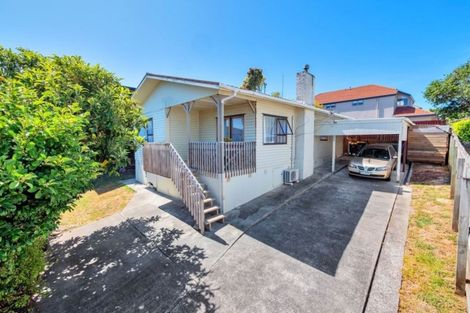 Photo of property in 1/51 Seaview Road, Castor Bay, Auckland, 0620