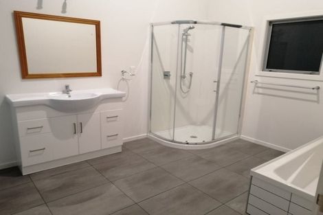 Photo of property in 17a Botany Lane, Whitby, Porirua, 5024