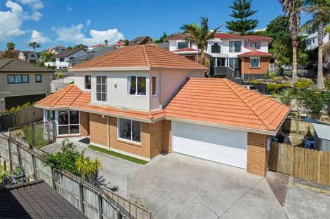 Photo of property in 2/2 Eske Place, Highland Park, Auckland, 2010