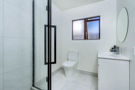 Photo of property in 134 Colwill Road, Massey, Auckland, 0614