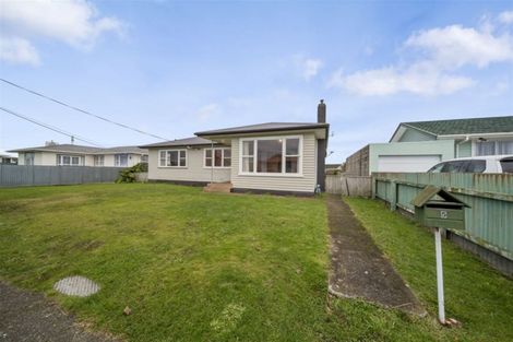 Photo of property in 5 Murray Avenue, Hawera, 4610