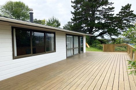 Photo of property in 16 Woodlands Crescent, Browns Bay, Auckland, 0630