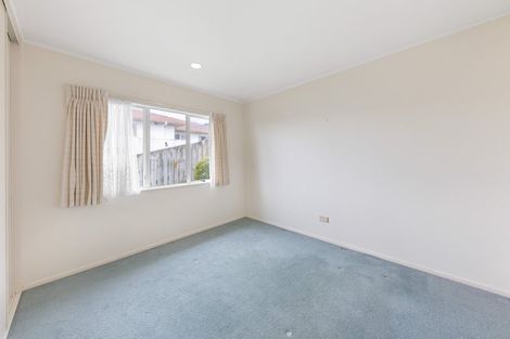 Photo of property in 2/3 Jacanas Place, Unsworth Heights, Auckland, 0632