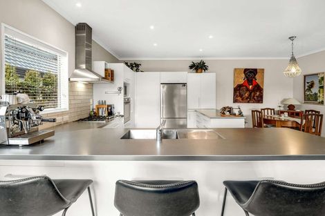 Photo of property in 42 Manapouri Crescent, Hokowhitu, Palmerston North, 4410