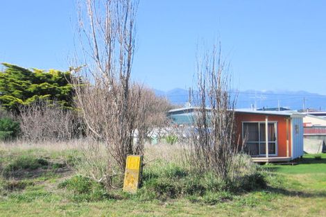 Photo of property in 14 Chaffey Street, Foxton Beach, Foxton, 4815