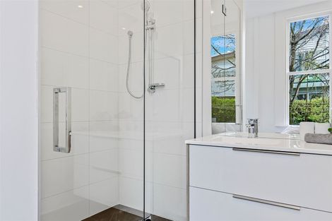 Photo of property in 200 Edgeware Road, Edgeware, Christchurch, 8013