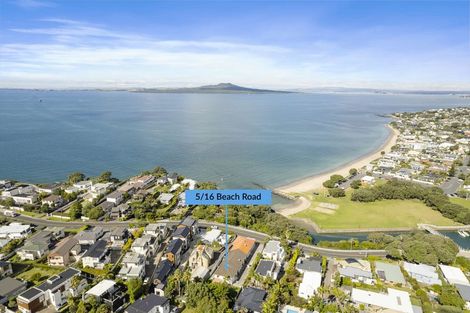 Photo of property in 1/16 Beach Road, Castor Bay, Auckland, 0620
