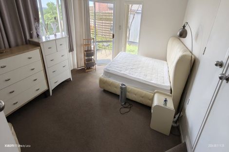Photo of property in 26 Luckens Road, West Harbour, Auckland, 0618