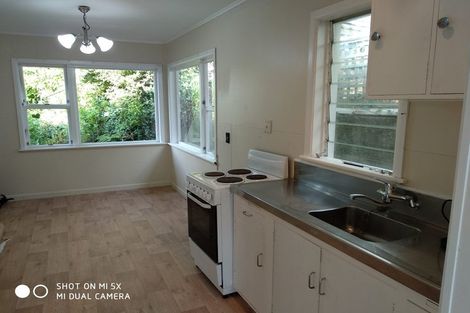 Photo of property in 88 Newlands Road, Newlands, Wellington, 6037