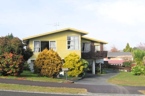 Photo of property in 8 Callard Place, Riverlea, Hamilton, 3216