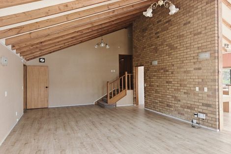 Photo of property in 43 Greenvalley Rise, Glenfield, Auckland, 0629