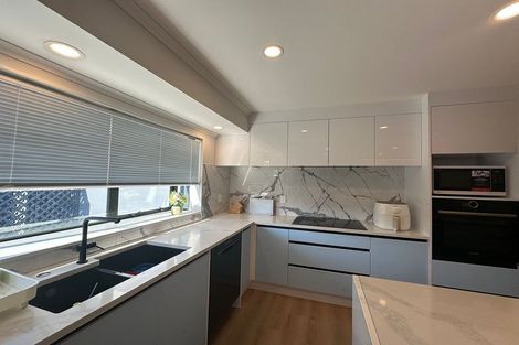 Photo of property in 59 Frank Nobilo Drive, Golflands, Auckland, 2013