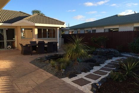 Photo of property in 179 Lakeside Drive, Orewa, 0931