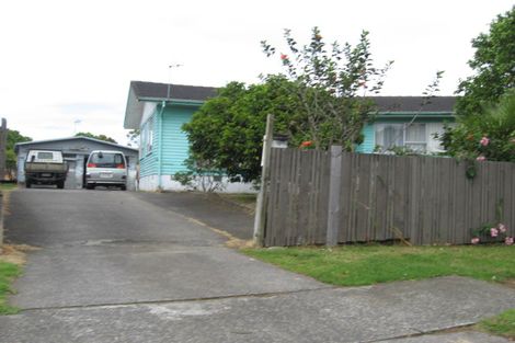 Photo of property in 76 Windrush Close, Mangere, Auckland, 2022
