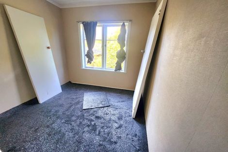 Photo of property in 27 Glenfern Road, Mellons Bay, Auckland, 2014