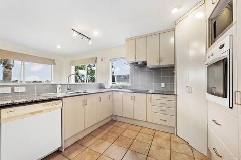 Photo of property in 13a Zion Road, Birkenhead, Auckland, 0626