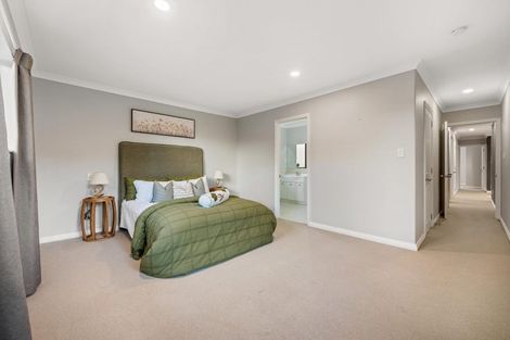 Photo of property in 90a Colwill Road, Massey, Auckland, 0614