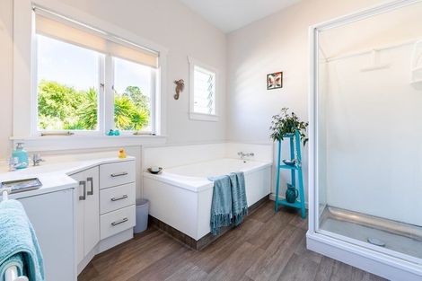 Photo of property in 607 Blockhouse Bay Road, Blockhouse Bay, Auckland, 0600