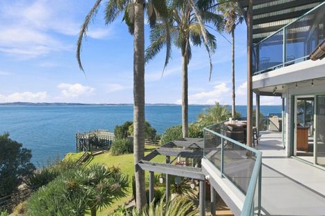 Photo of property in Signal Stn Road, Pouto, Te Kopuru, 0391