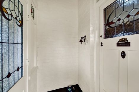 Photo of property in 25 Barrett Street, Westown, New Plymouth, 4310