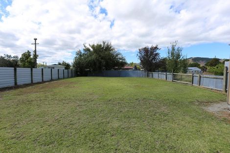 Photo of property in 25 Library Road, Te Karaka, 4022