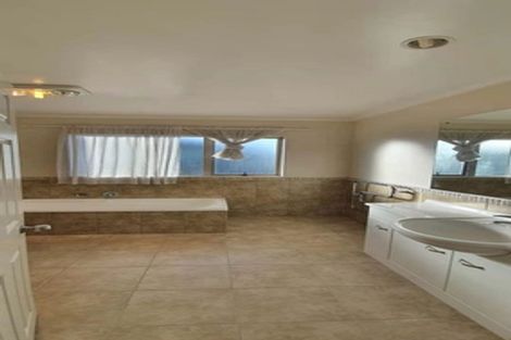 Photo of property in 121 Middlefield Drive, Flat Bush, Auckland, 2016