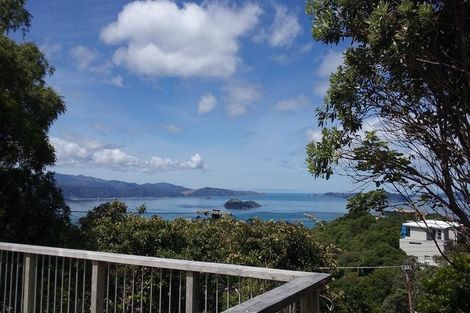 Photo of property in 77 Maungaraki Road, Korokoro, Lower Hutt, 5012