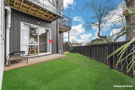 Photo of property in 57e Edmonton Road, Henderson, Auckland, 0612