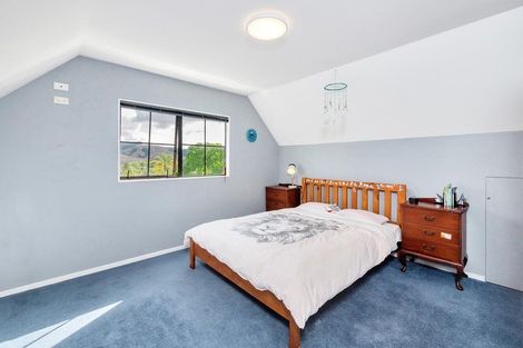 Photo of property in 11 Amberly Rise, Helensville, 0800