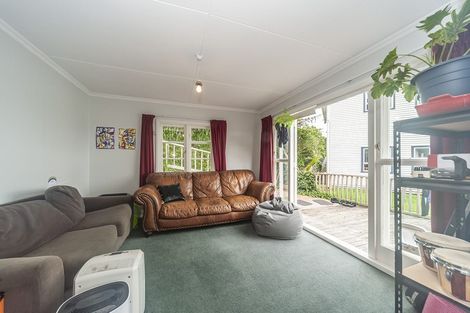 Photo of property in 10 Sunglow Avenue, Melrose, Wellington, 6023