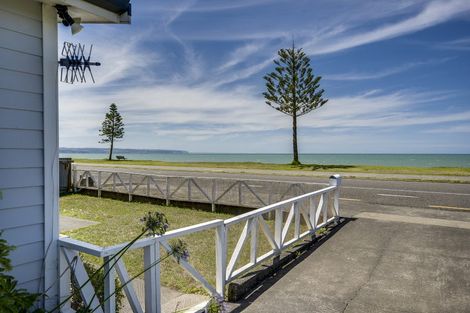Photo of property in 64 The Esplanade, Westshore, Napier, 4110