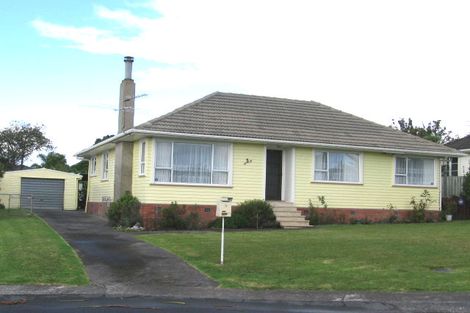 Photo of property in 5 Norma Avenue, Te Atatu South, Auckland, 0610