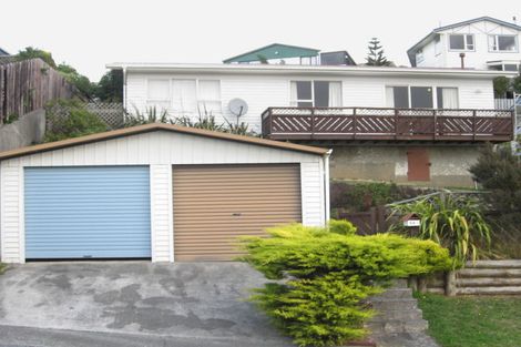 Photo of property in 54 Chapman Street, Newlands, Wellington, 6037