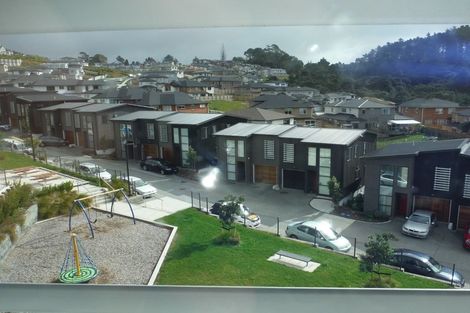 Photo of property in 2/10 Silver Moon Road, Albany Heights, Auckland, 0632